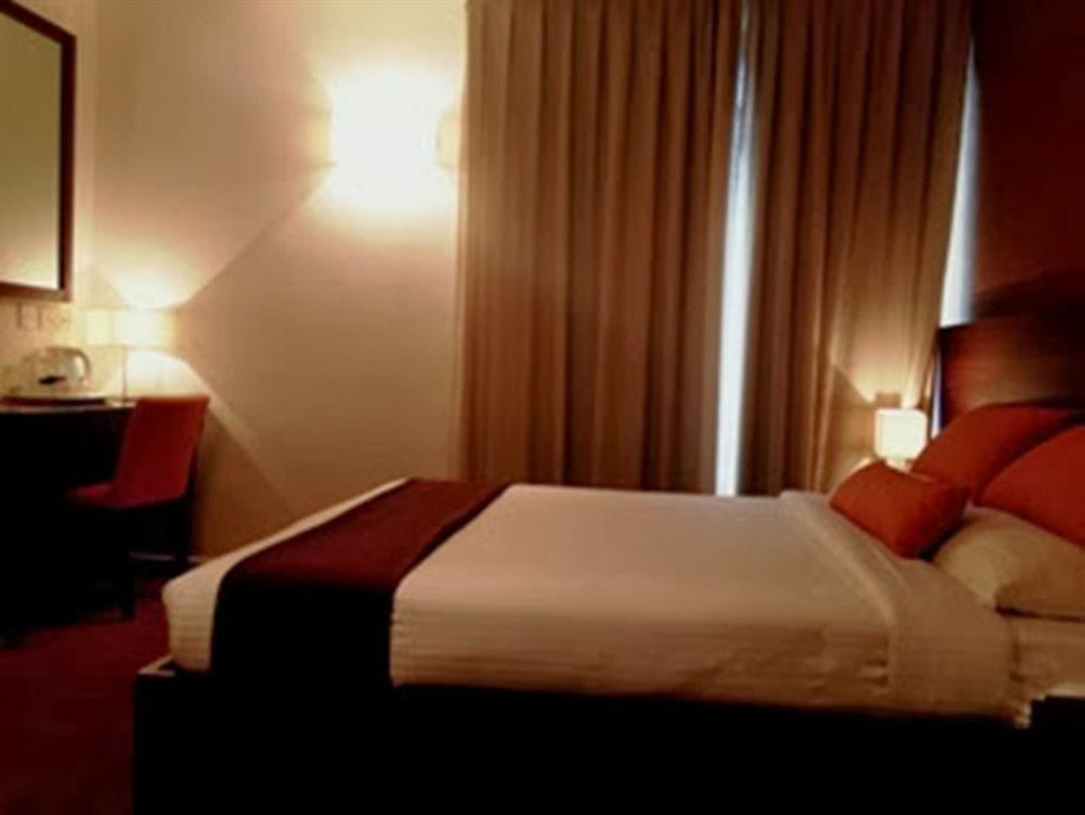 อาร์ต บูติค โฮเต็ล Hotel บังกาลอร์ ภายนอก รูปภาพ